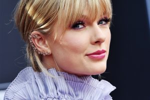 Taylor Swift | Latest Songs, Boyfriend, Net Worth, Tours