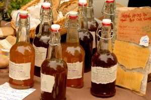 Apple Cider Vinegar Diet: Health Benefits, Side Effects, Consumption