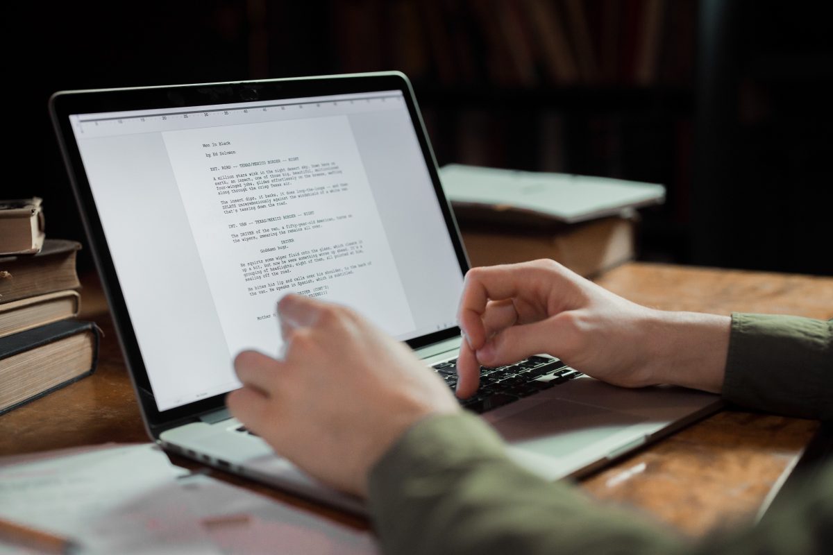 Are Online Essay Writers Legit?  |  CitizenSide