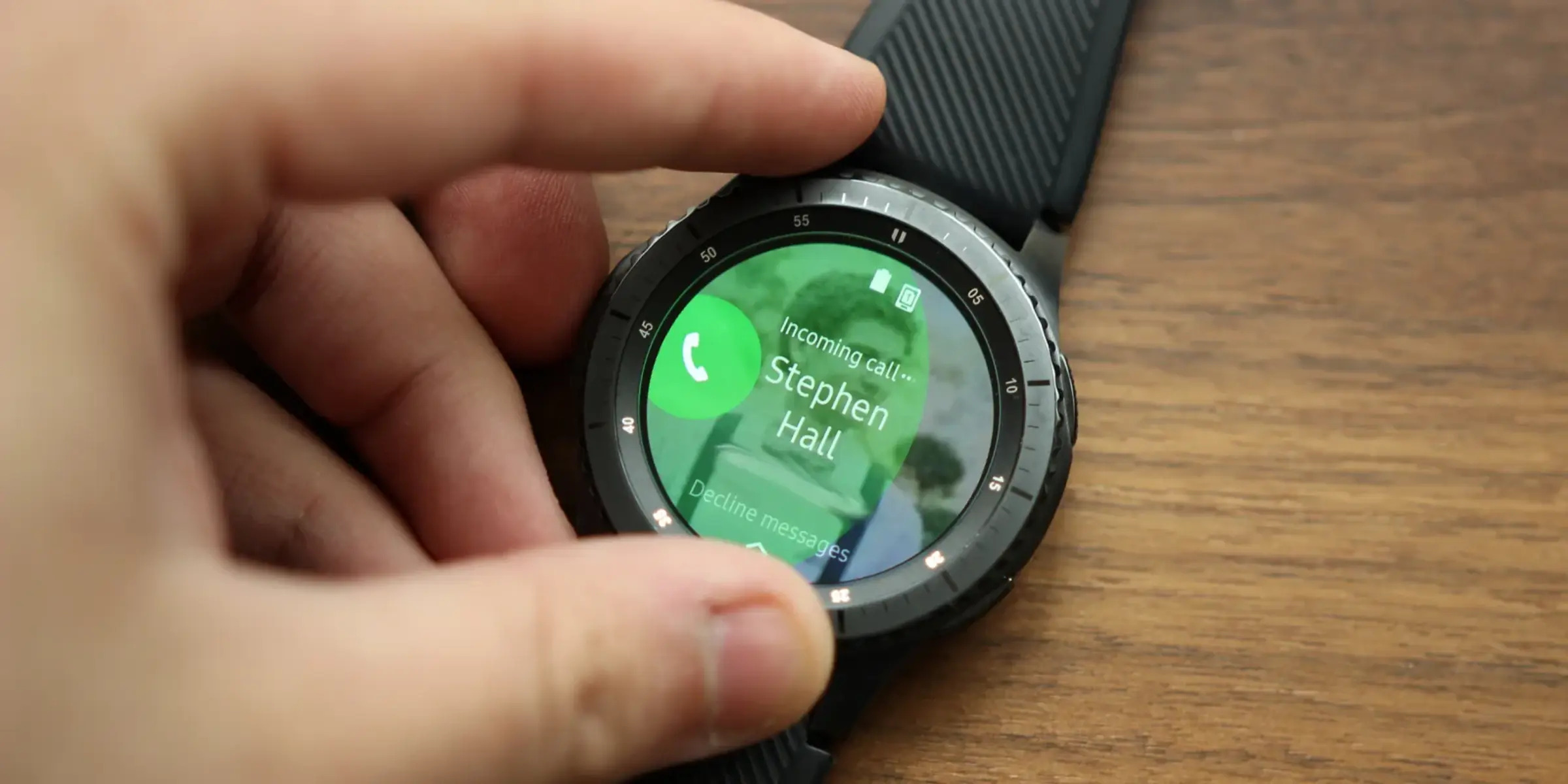 How To Answer A Call On A Samsung Galaxy Watch