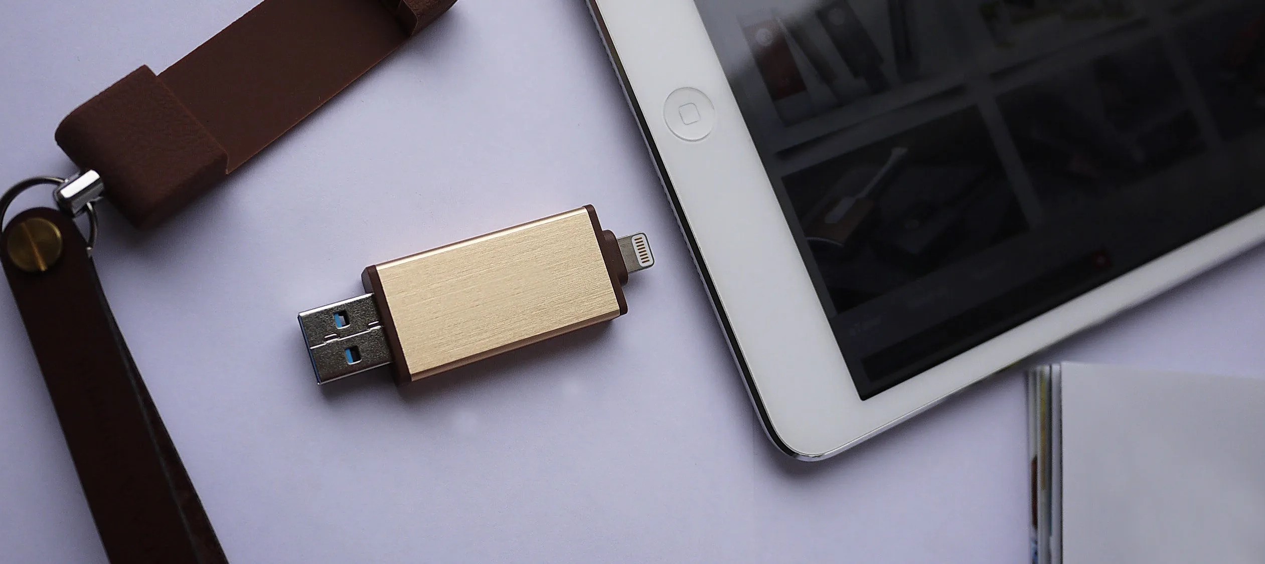 How To Connect Portable USB Devices To IPads & IPhones