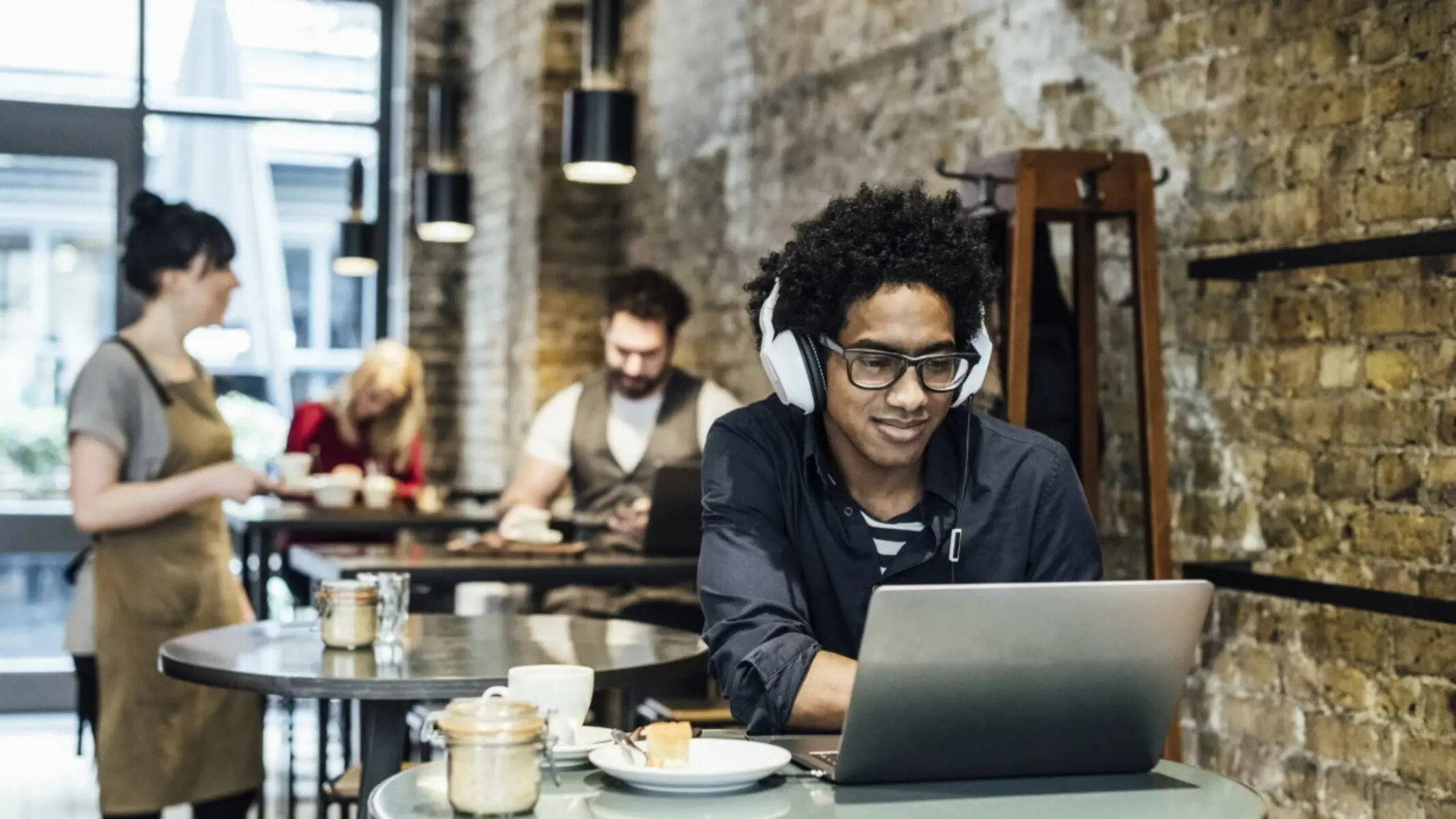 how-to-work-from-a-coffee-shop-or-free-wi-fi-hotspot