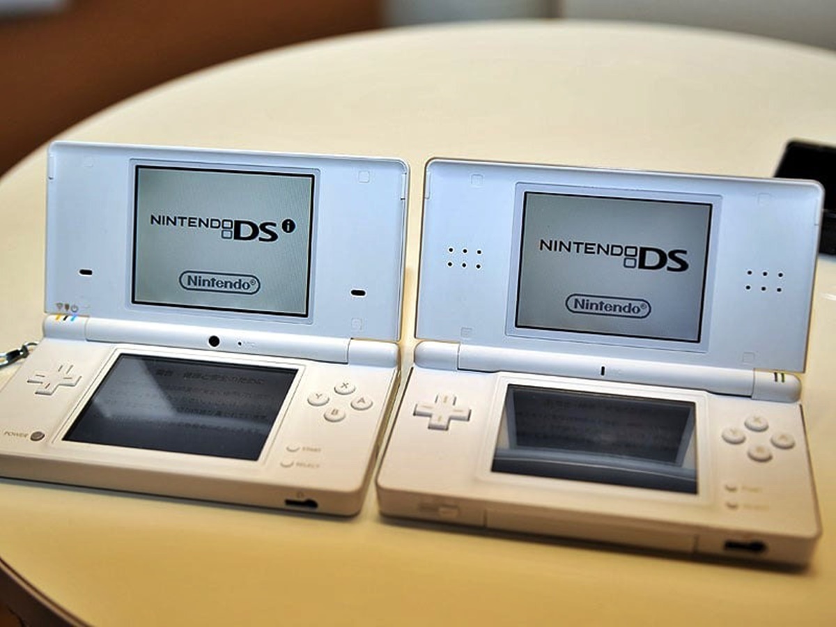 Should I Buy The Nintendo DS Lite Or The DSi?