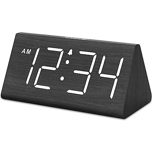 Wooden Alarm Clock with Large Numbers and USB Port