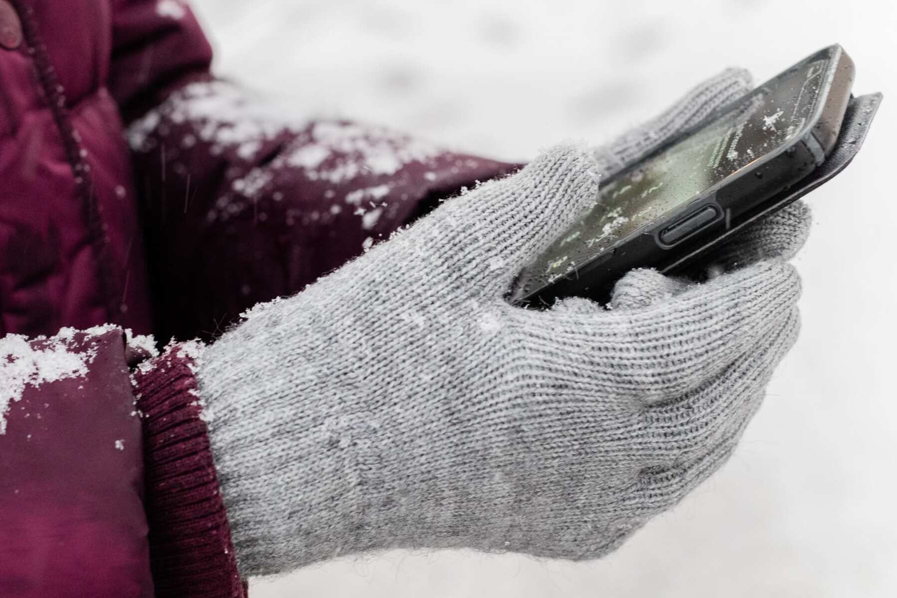 agloves-polar-sport-touchscreen-gloves-review-best-on-a-budget