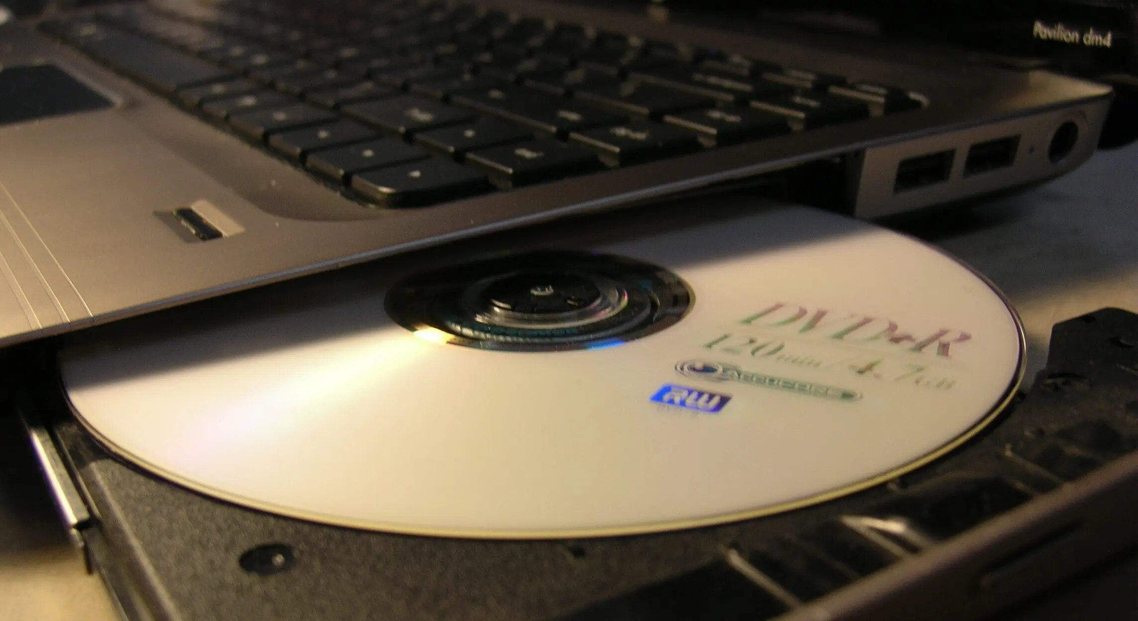 How To Boot From A CD, DVD, Or BD Disc