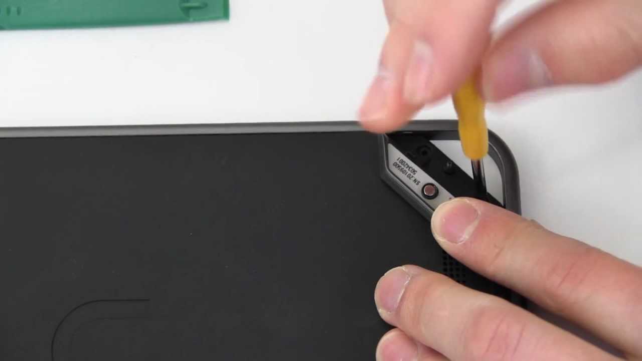 How To Change The Battery Of A Barnes & Noble Nook