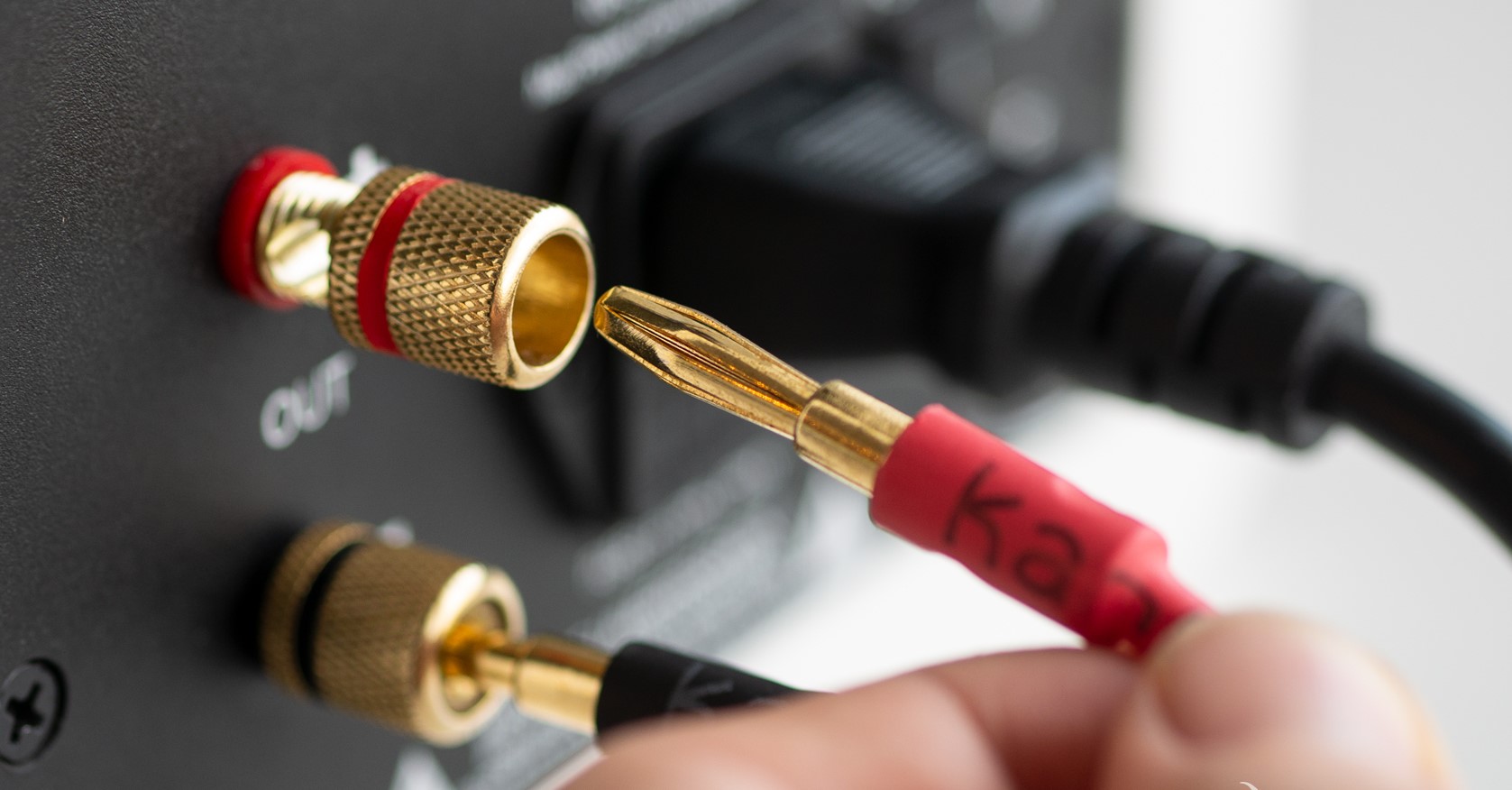 how-to-choose-and-install-speaker-wire-connectors