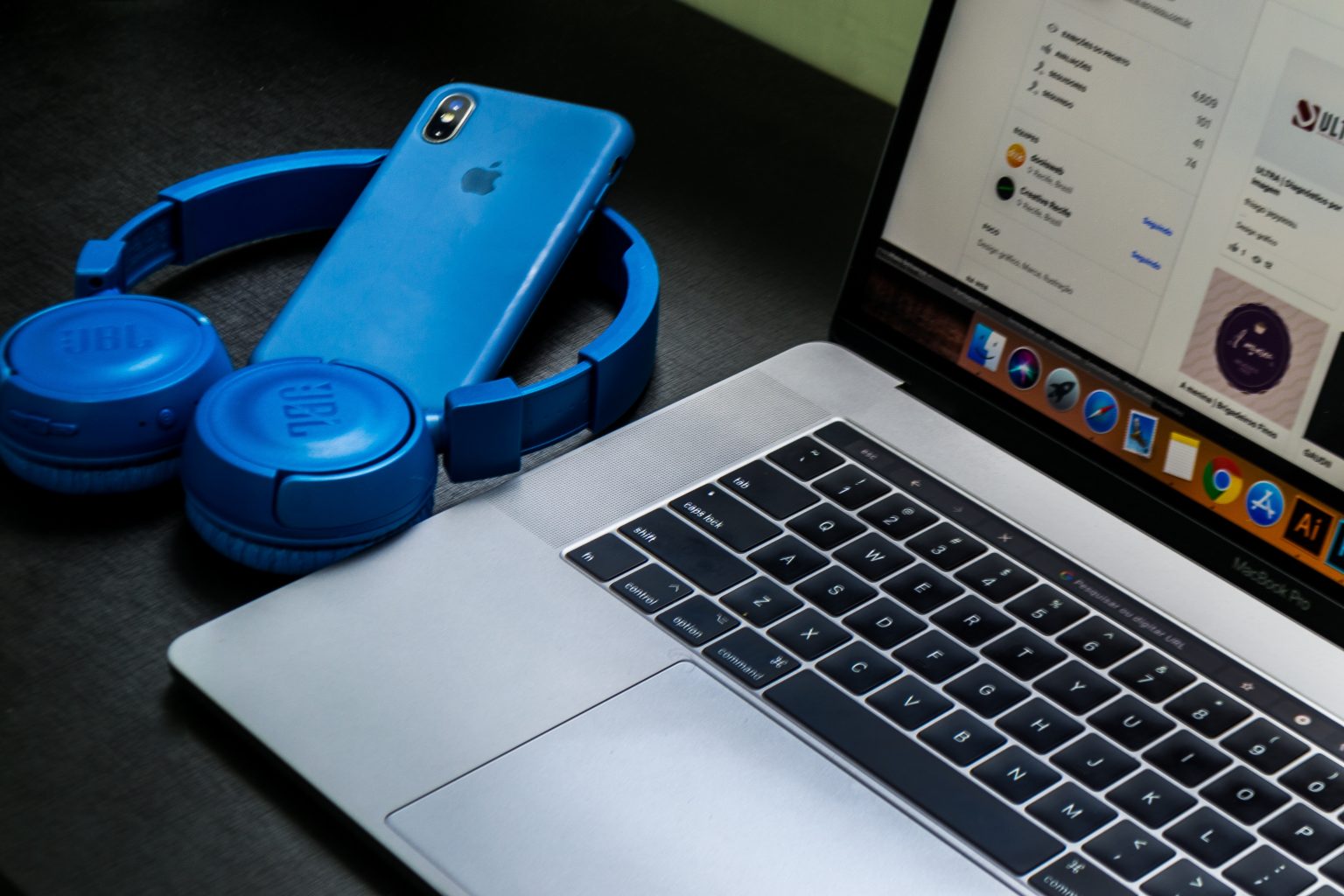 how-to-connect-bluetooth-headphones-to-a-mac