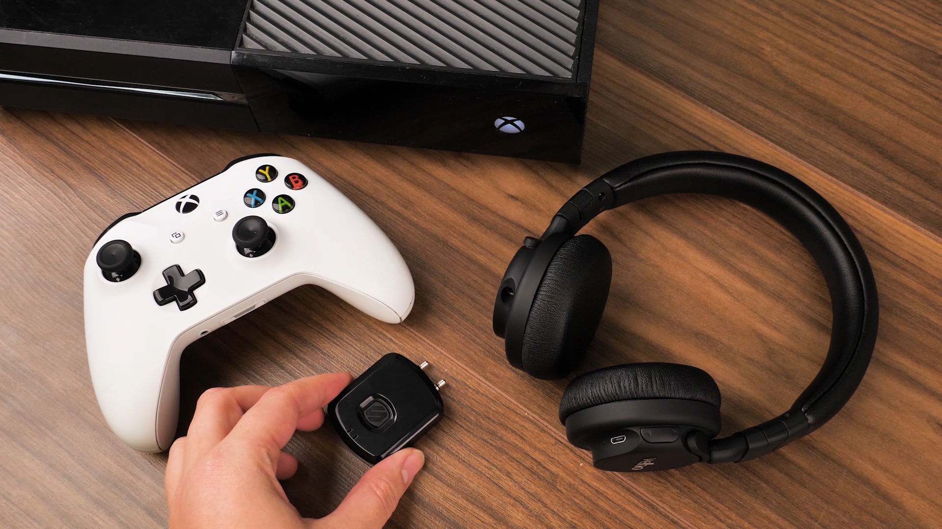 How To Connect Wireless Headphones To Xbox Series X Or S
