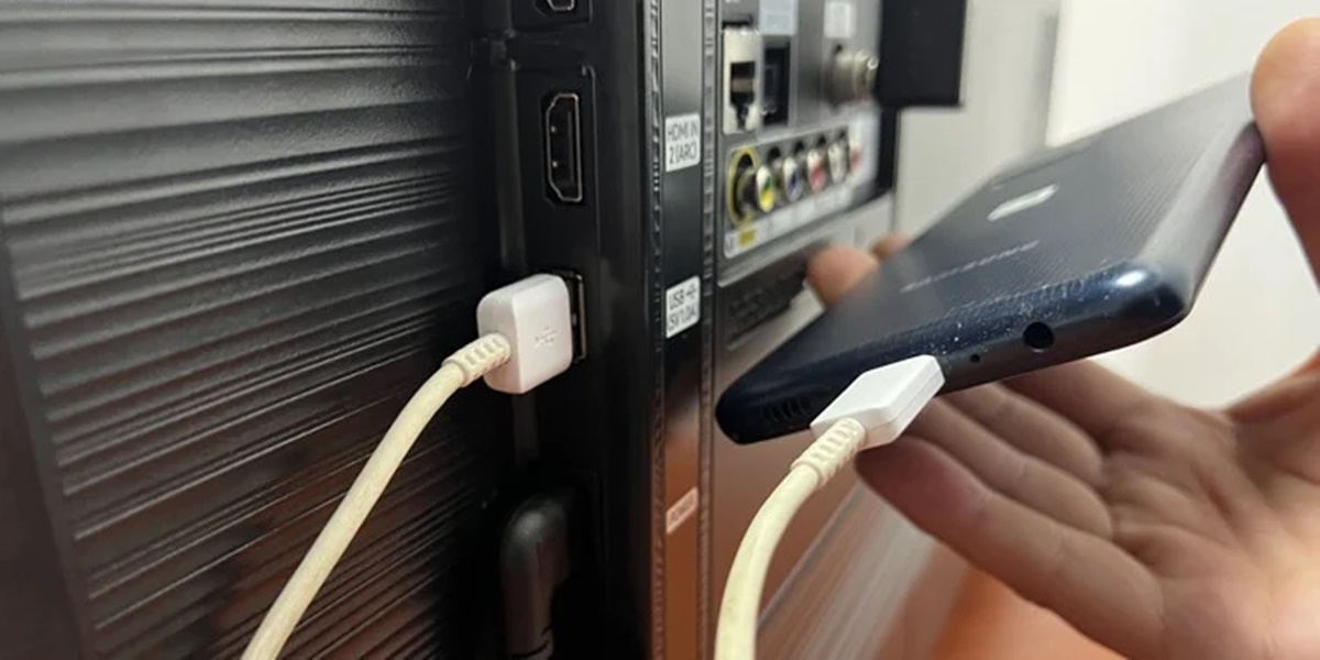 How To Connect Your Phone To Your TV With USB