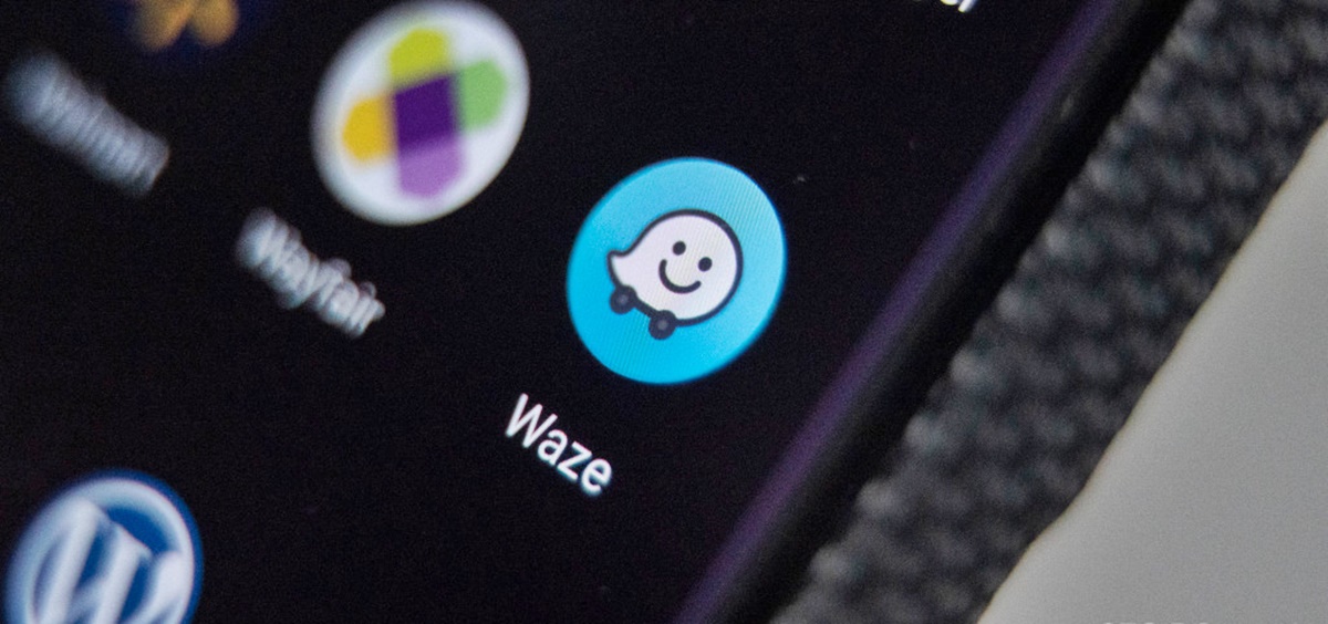 How To Enable Waze Voice Commands
