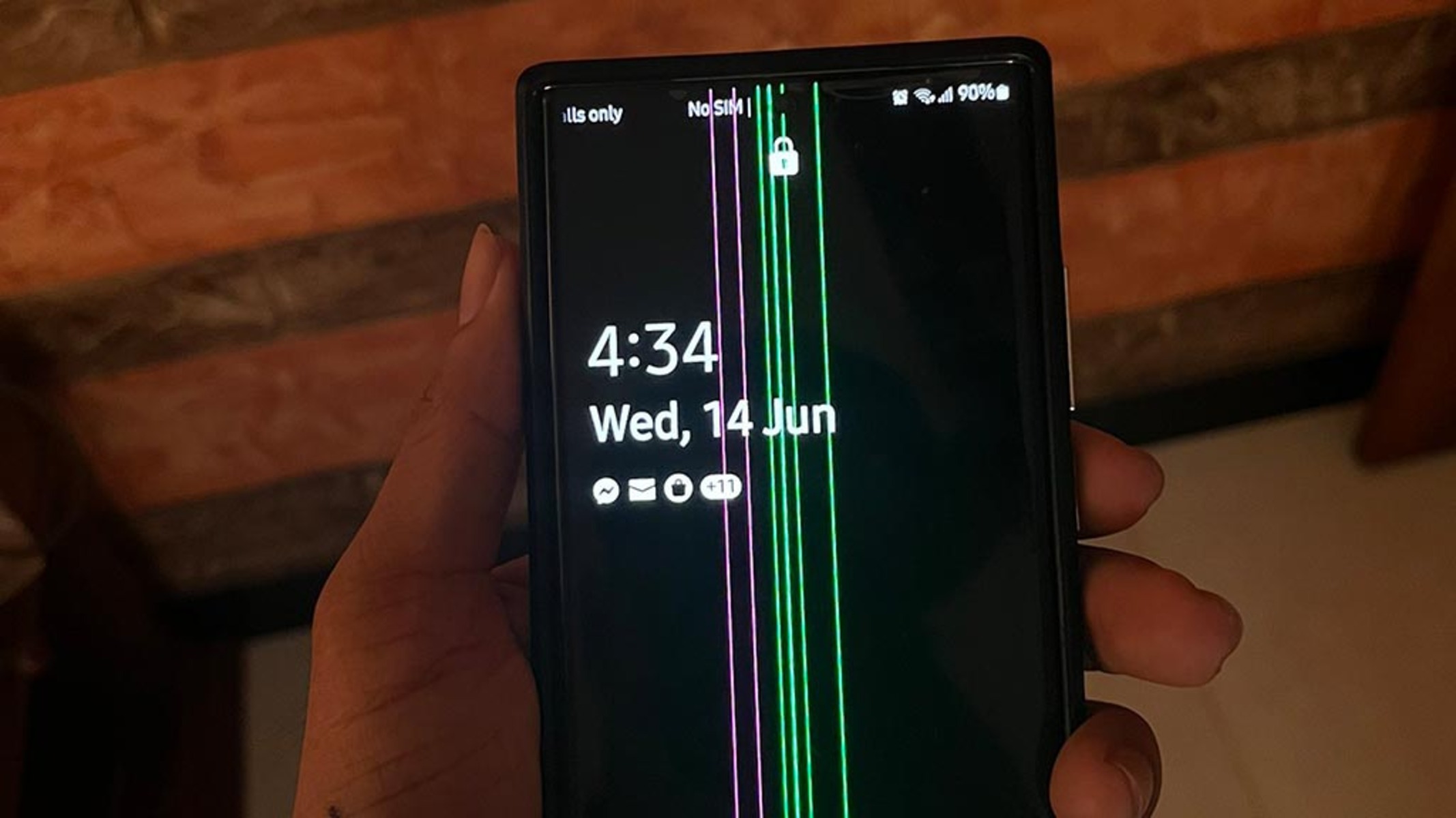 how-to-fix-the-green-line-on-an-android-phone