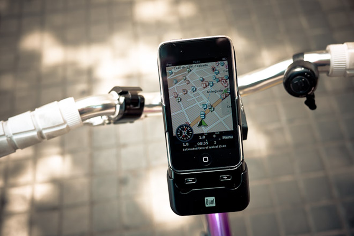 How To Get GPS Functionality On An IPod Touch