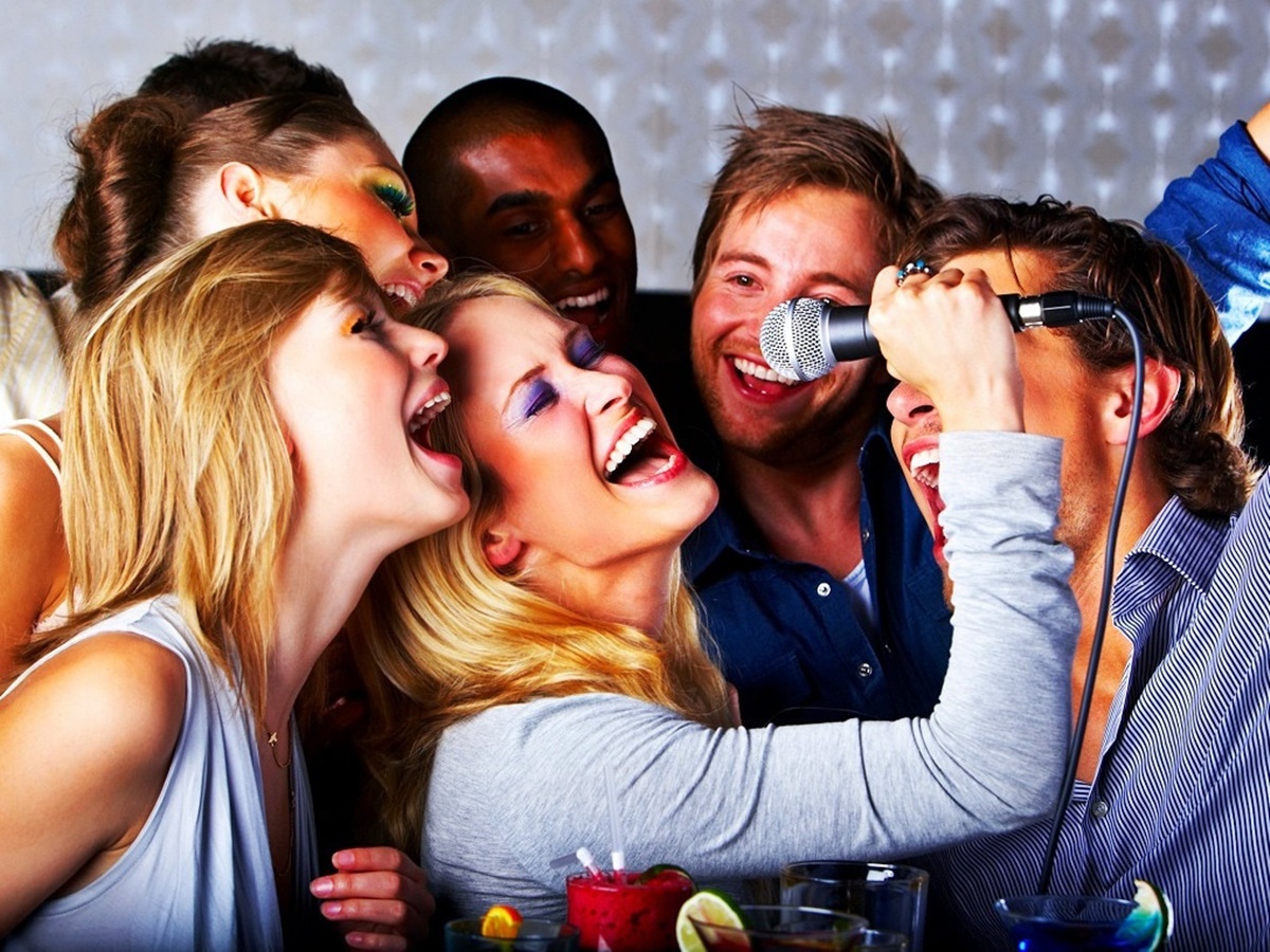 How To Throw A Karaoke Party At Home