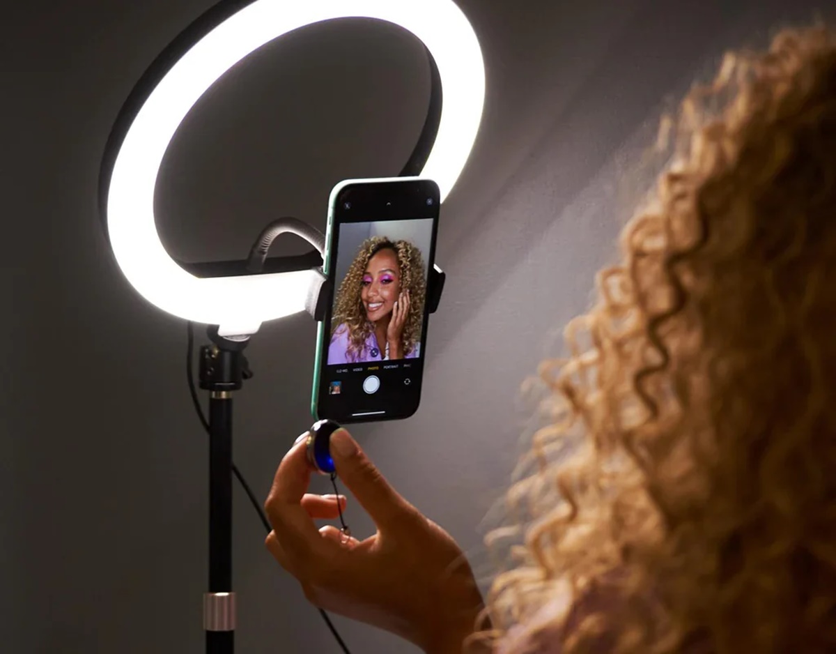 how-to-use-a-selfie-light