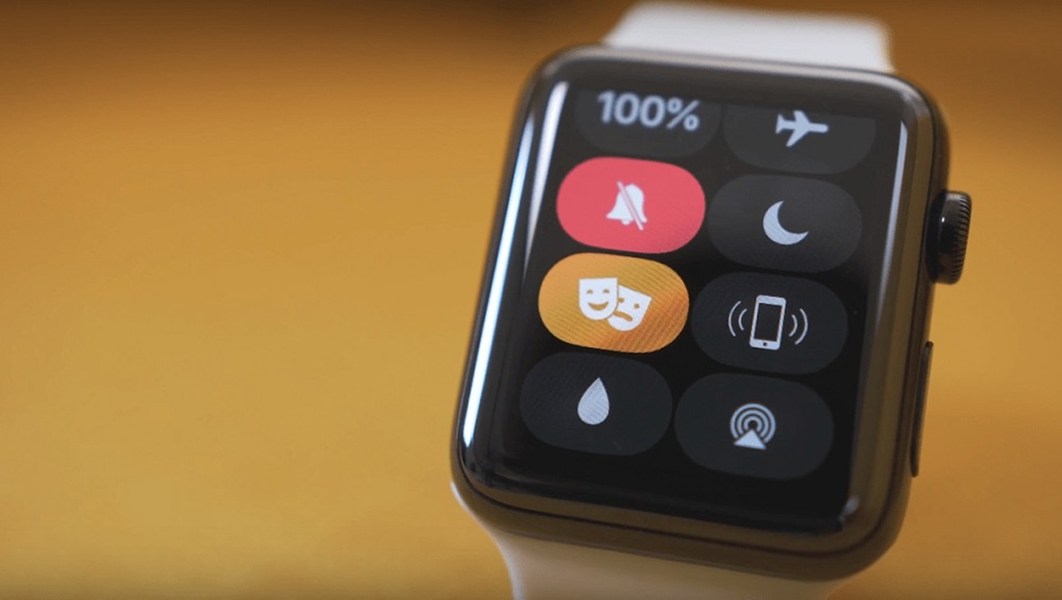 How To Use The Apple Watch Control Center