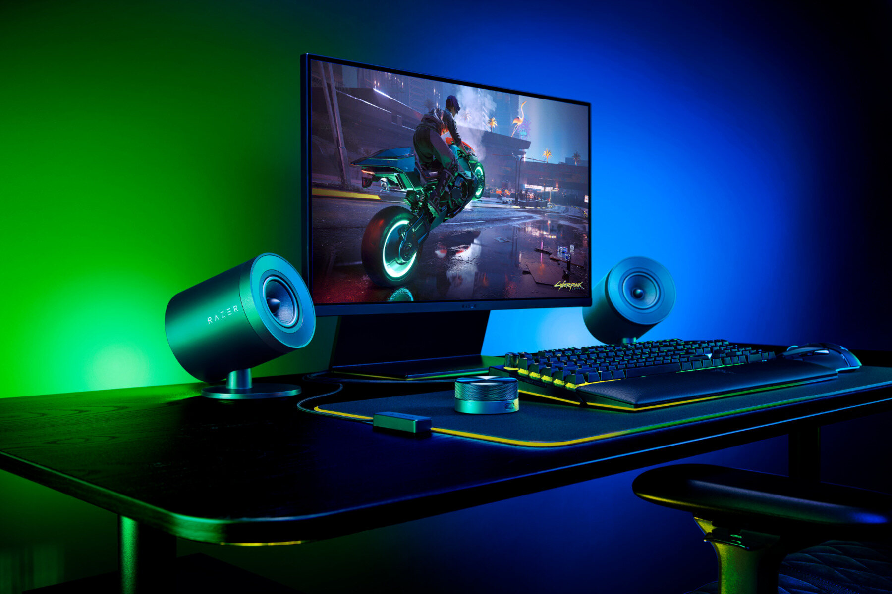 razer-nommo-pro-chroma-review-a-beautiful-desk-ornament-with-speakers-built-in