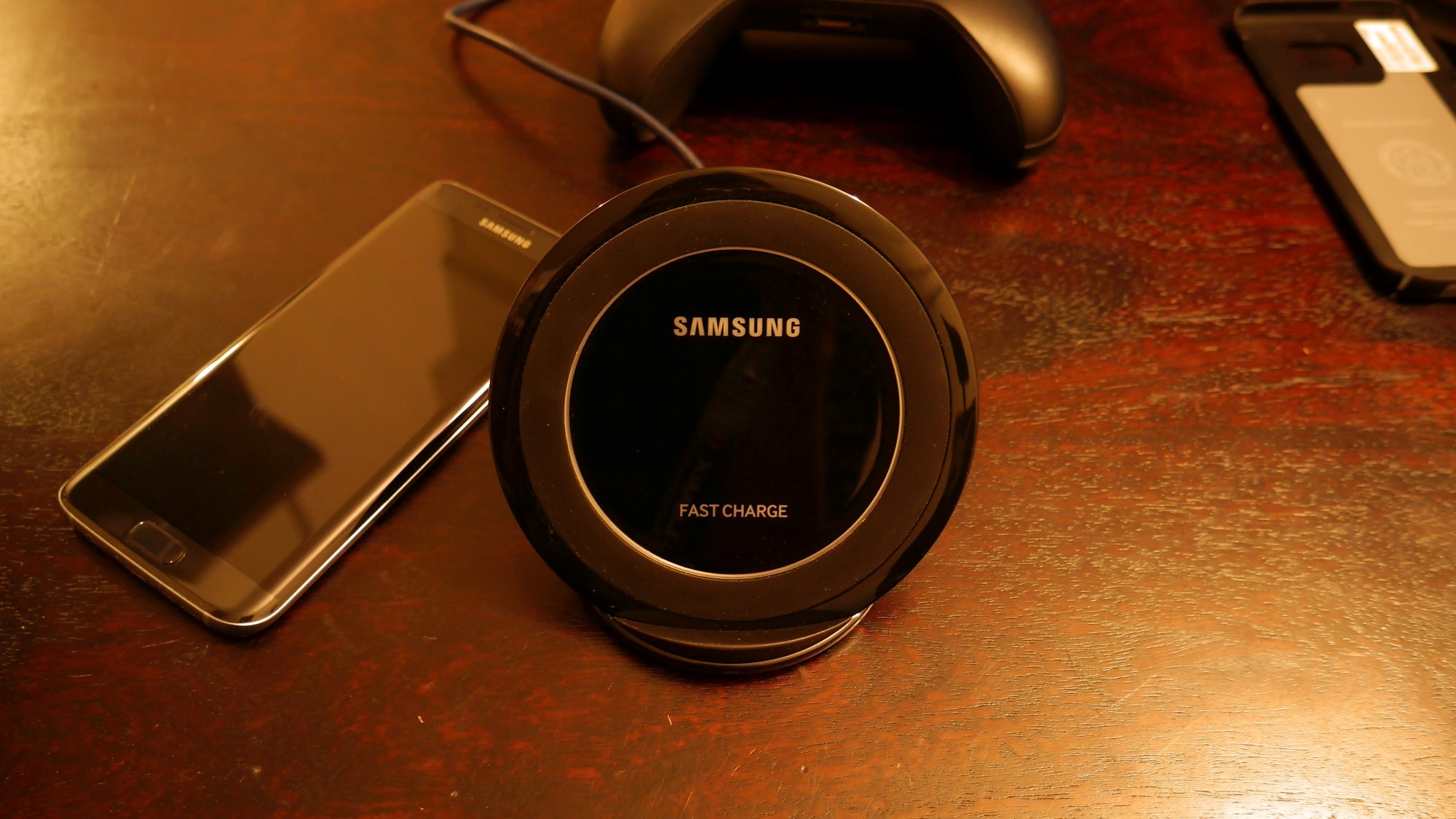 samsung-fast-wireless-charger-stand-review-blazing-fast