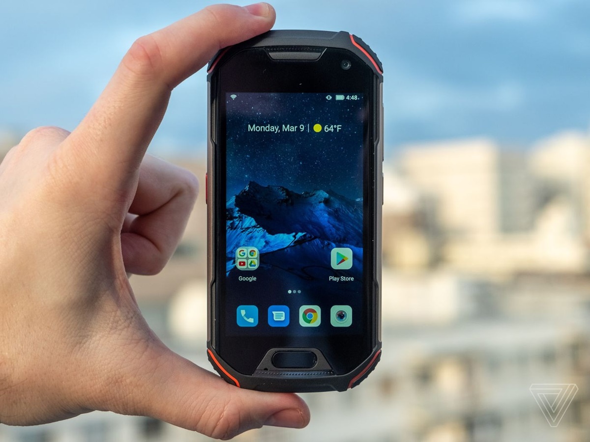 Unihertz Atom XL Review: This Tiny Rugged Phone Is A Pint-Sized Powerhouse
