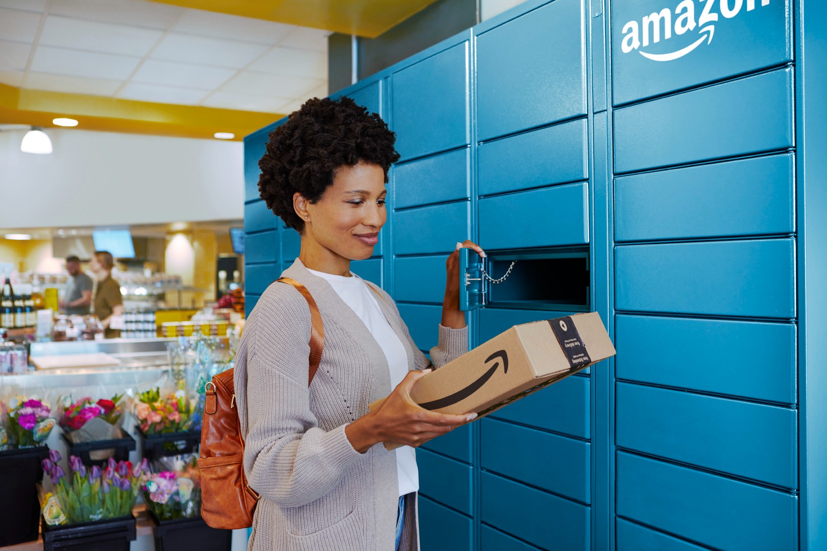 What Are Amazon Lockers And Hubs?