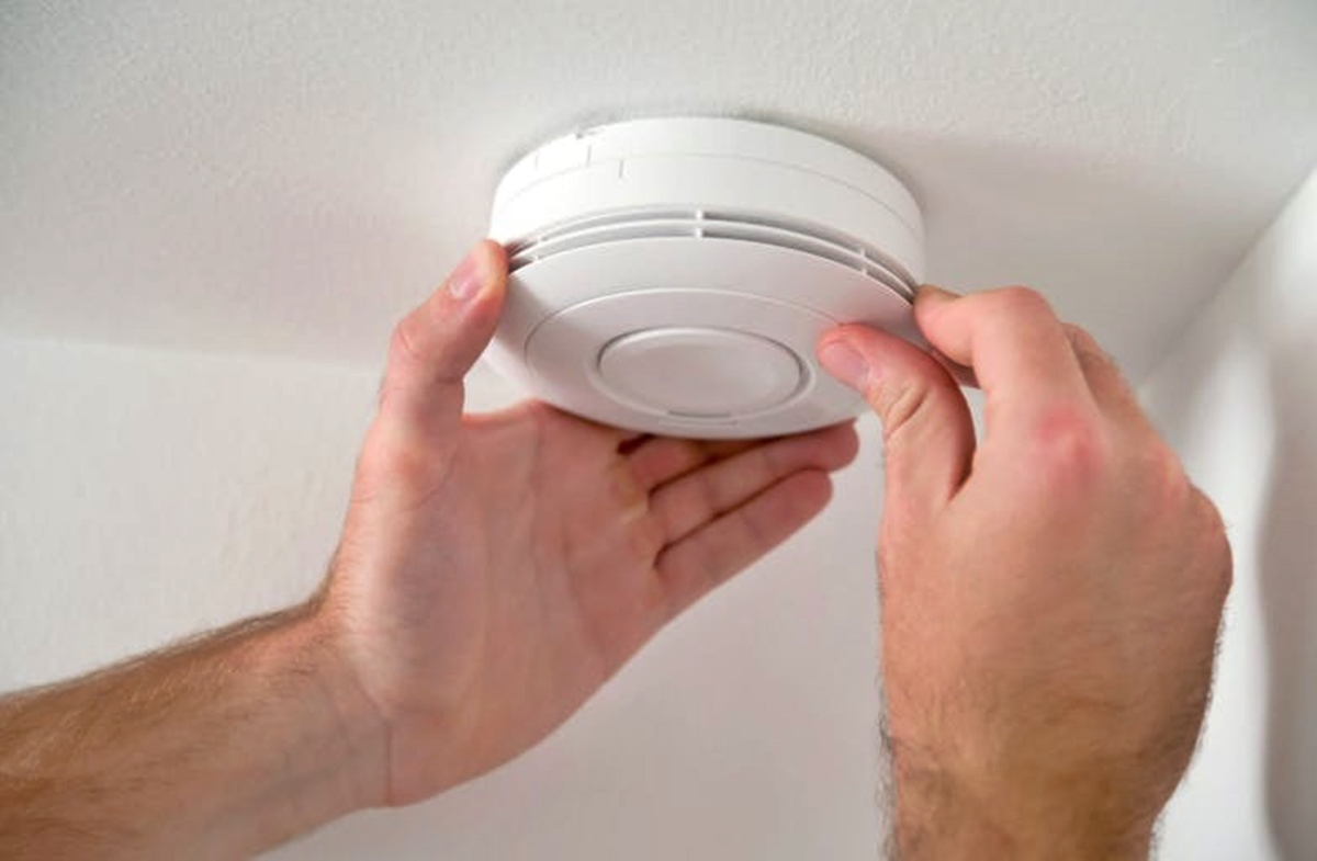 Why Your Carbon Monoxide Detector Is Beeping