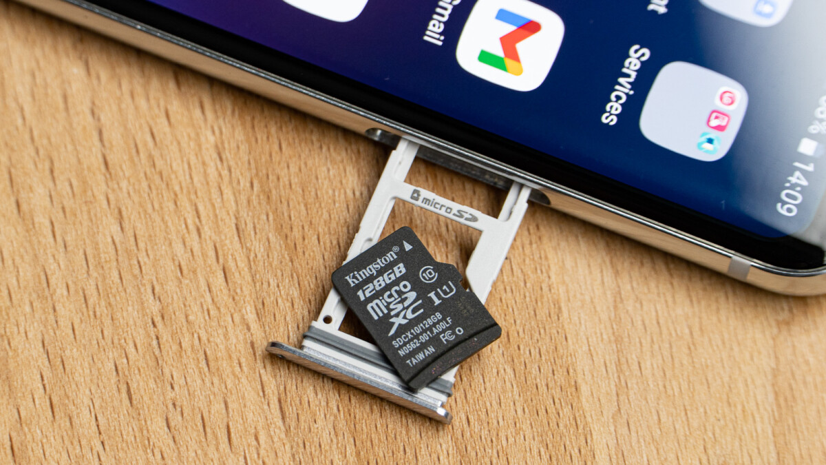 10 Incredible Memory Cards For Cell Phones for 2023