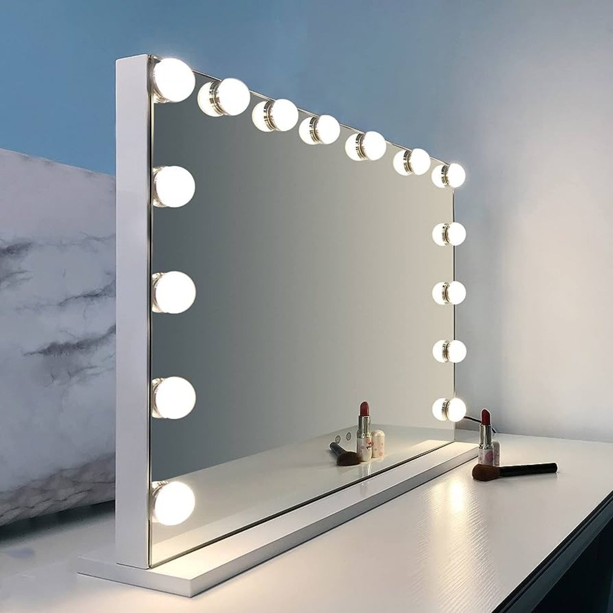 13 Incredible Mirror Lights for 2024