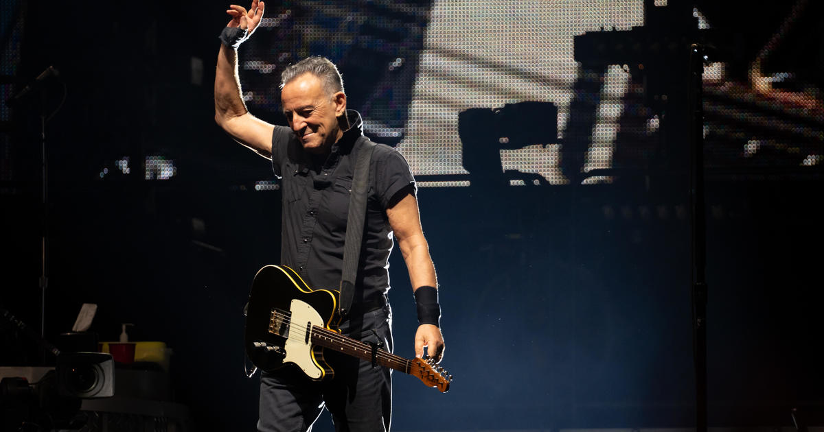 bruce-springsteen-postpones-september-shows-due-to-health-issue