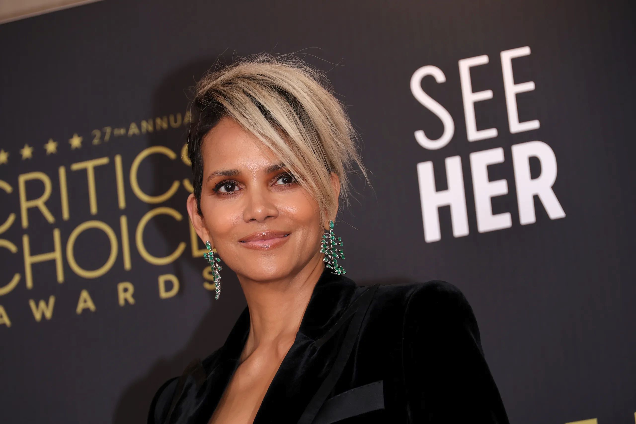 Halle Berry Calls Out Drake For Using Her Image In “Slime” Single
