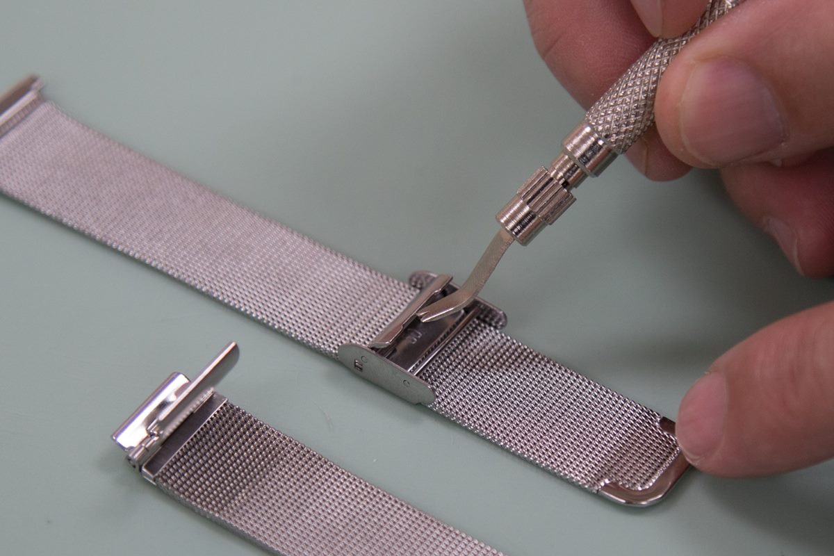 How To Adjust Mesh Watch Band