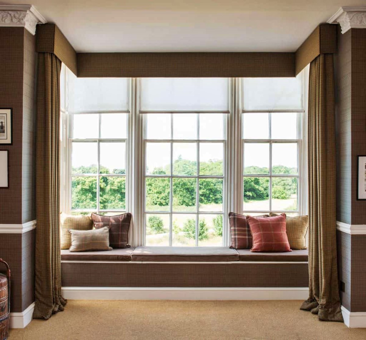 How To Curtain Bay Windows