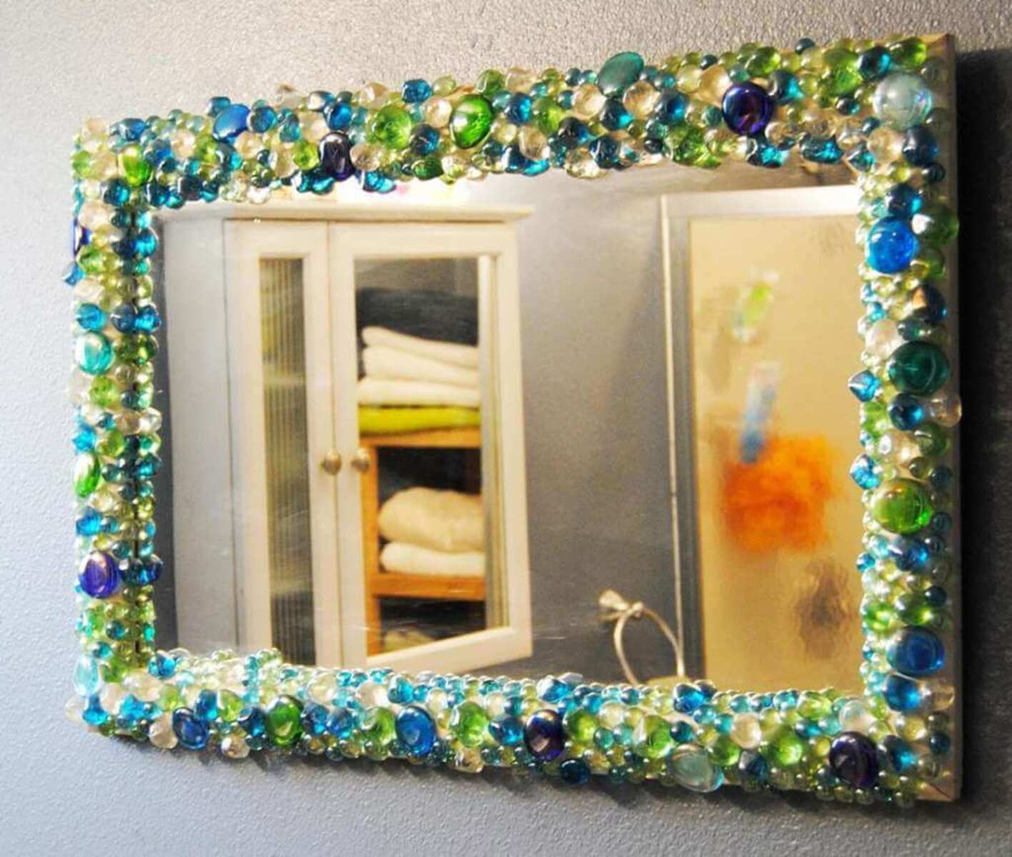 How To Decorate A Mirror Frame