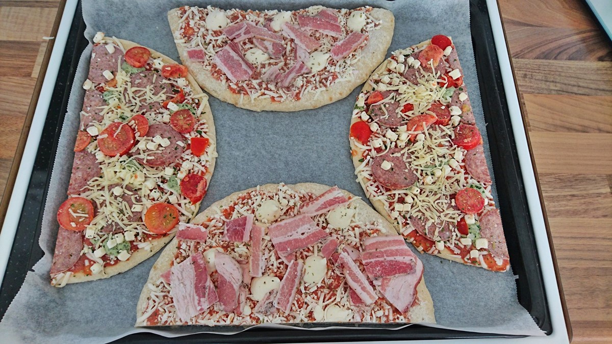 How To Fit 2 Pizzas On One Tray