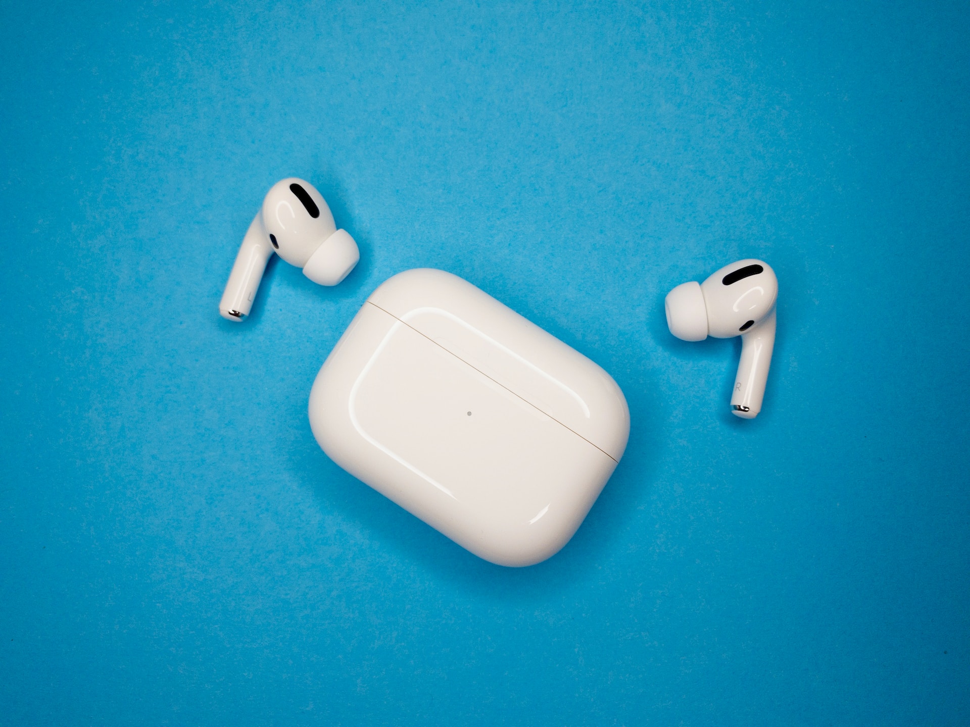 How To Fix AirPods That Won’t Reset