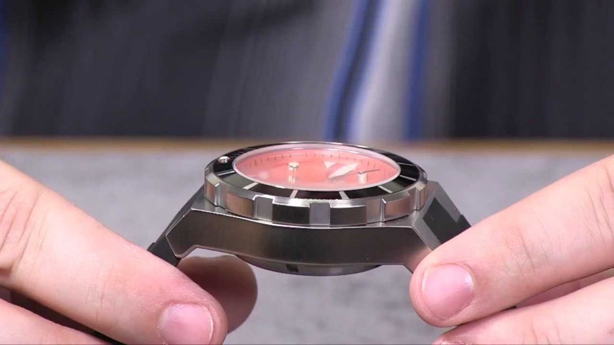How To Get Moisture Out Of A Watch