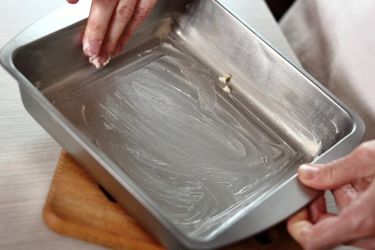 How To Grease A Baking Tray