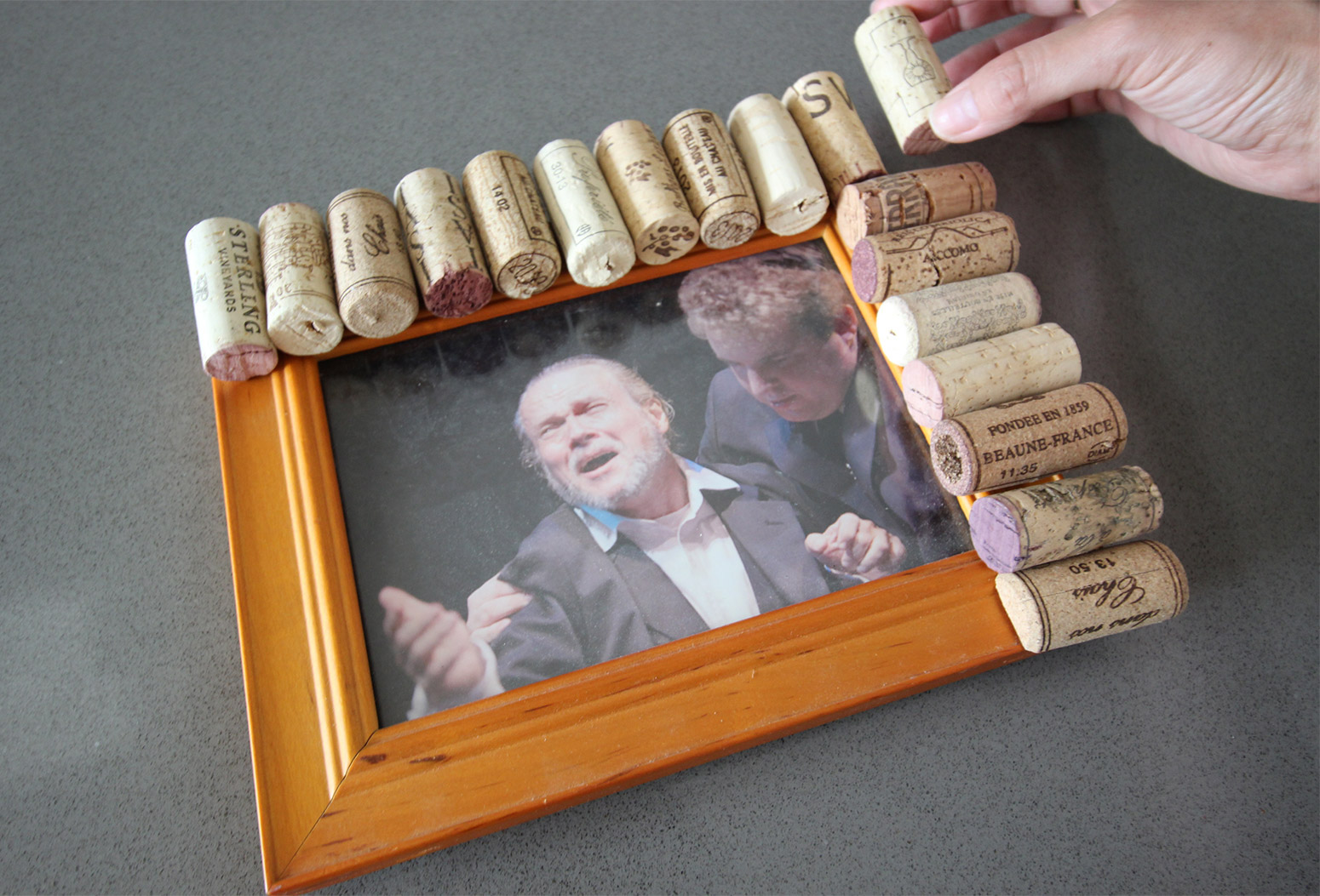 How To Make A Picture Frame Out Of Wine Corks
