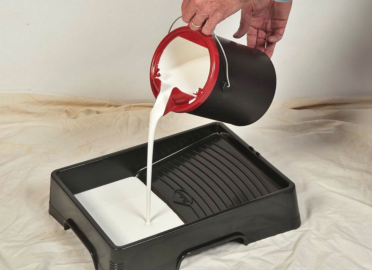 How To Pour Paint Into Roller Tray