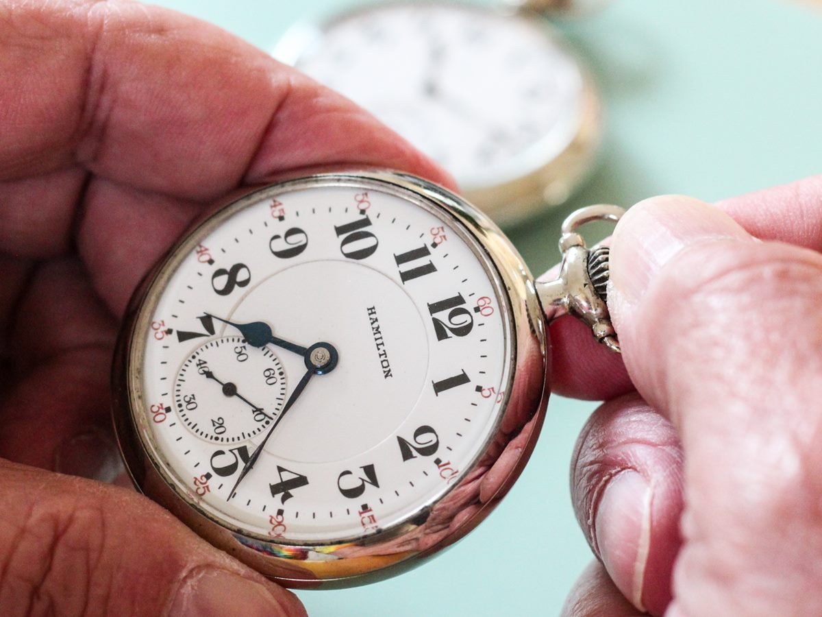 How To Set Time On Pocket Watch