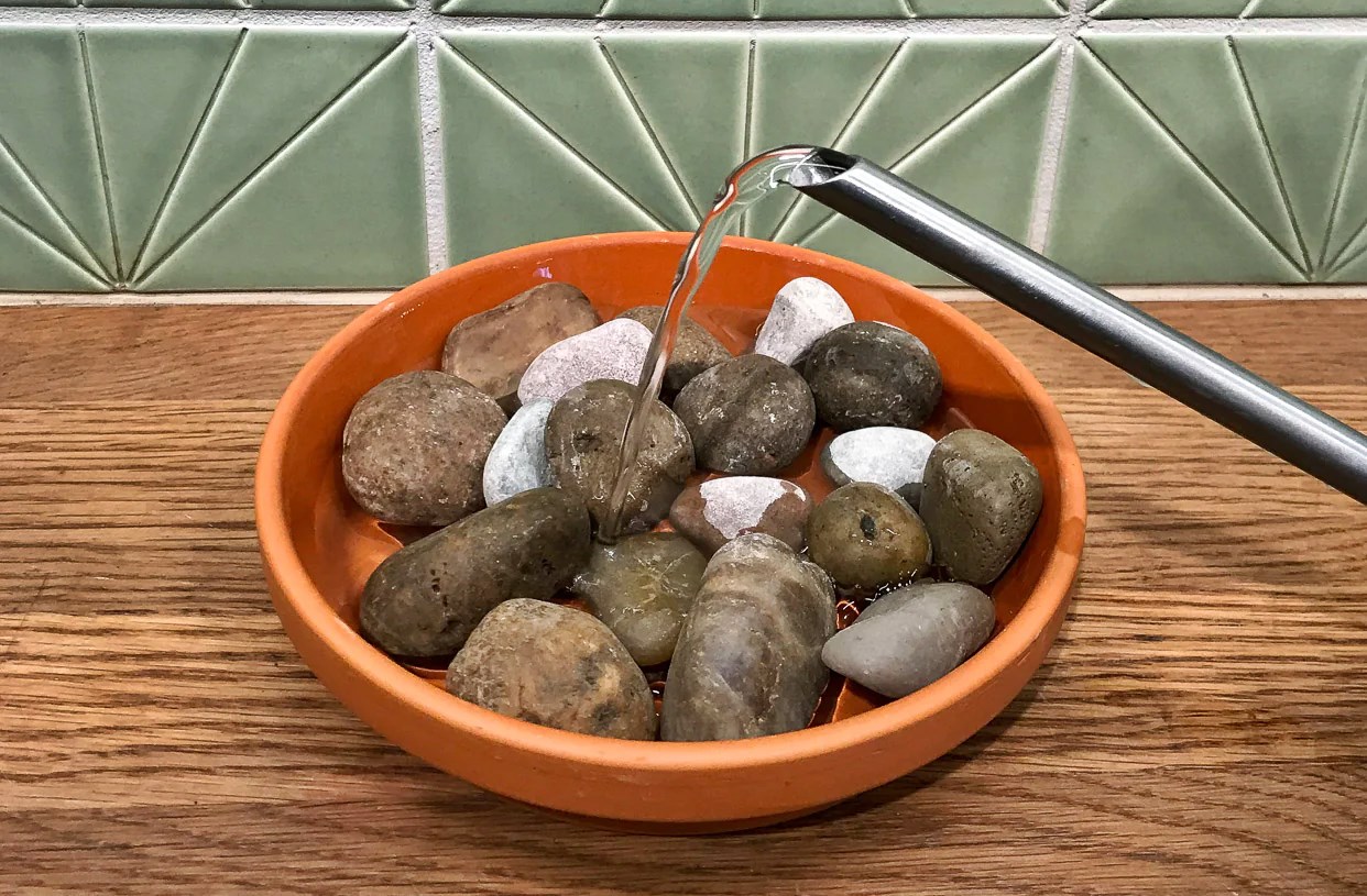 How To Use A Pebble Tray