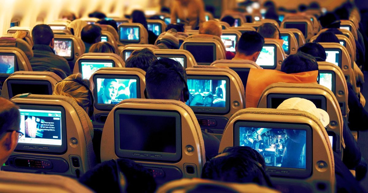 How To Watch Movies On A Plane