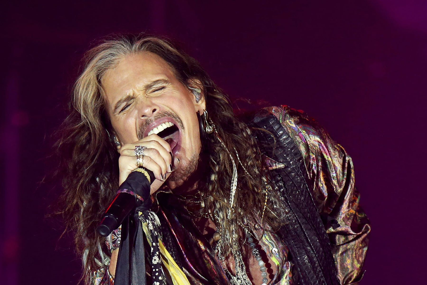steven-tyler-forced-to-postpone-aerosmith-shows-due-to-vocal-cord-damage