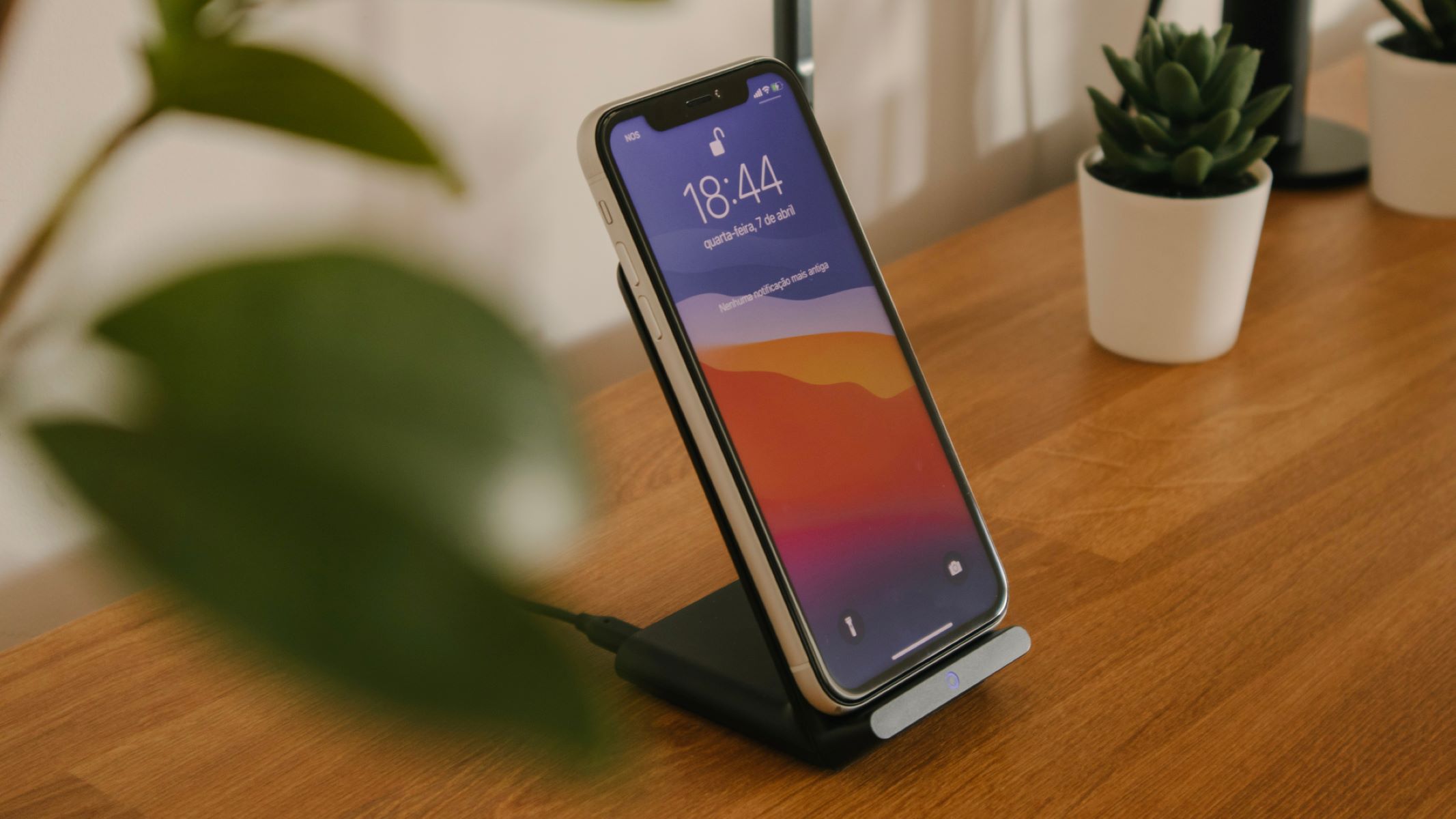 This Portable Wireless Charger Is A Game-Changer For IPhone Users
