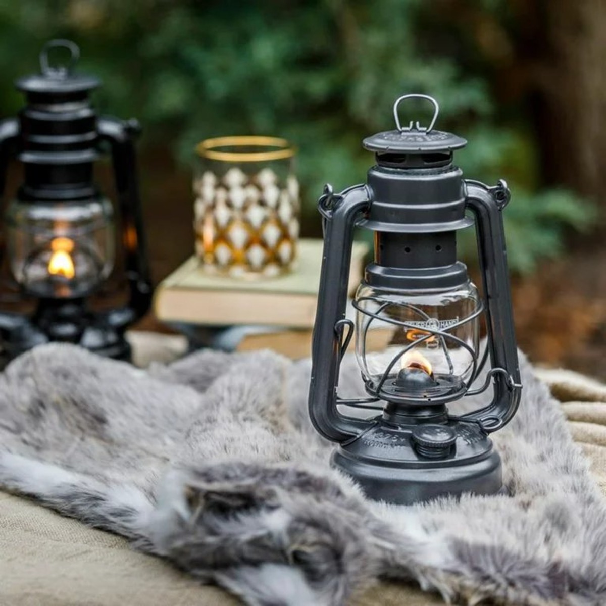 What Is A Hurricane Lamp