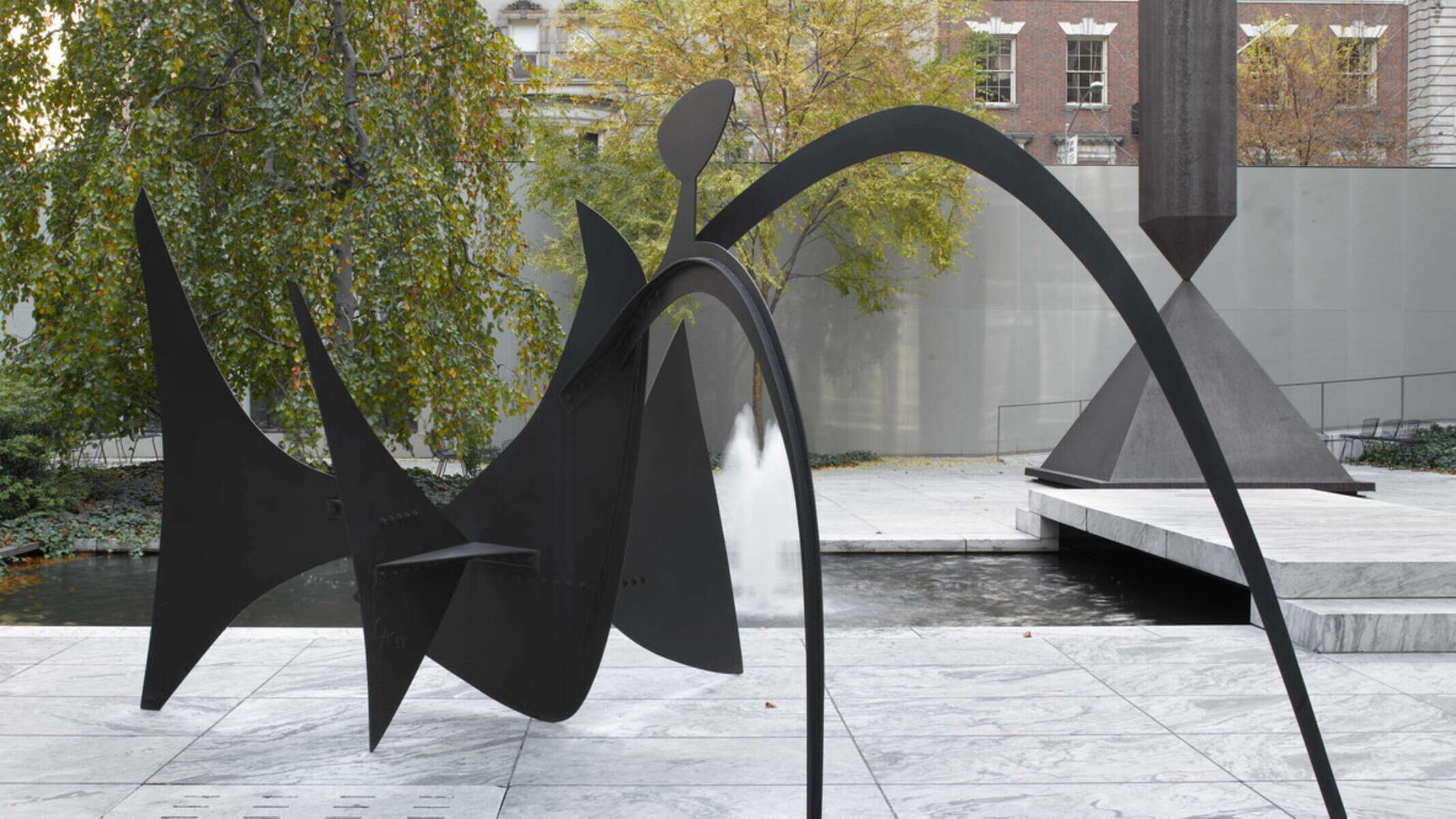 What Kind Of Sculpture Did Alexander Calder Make?