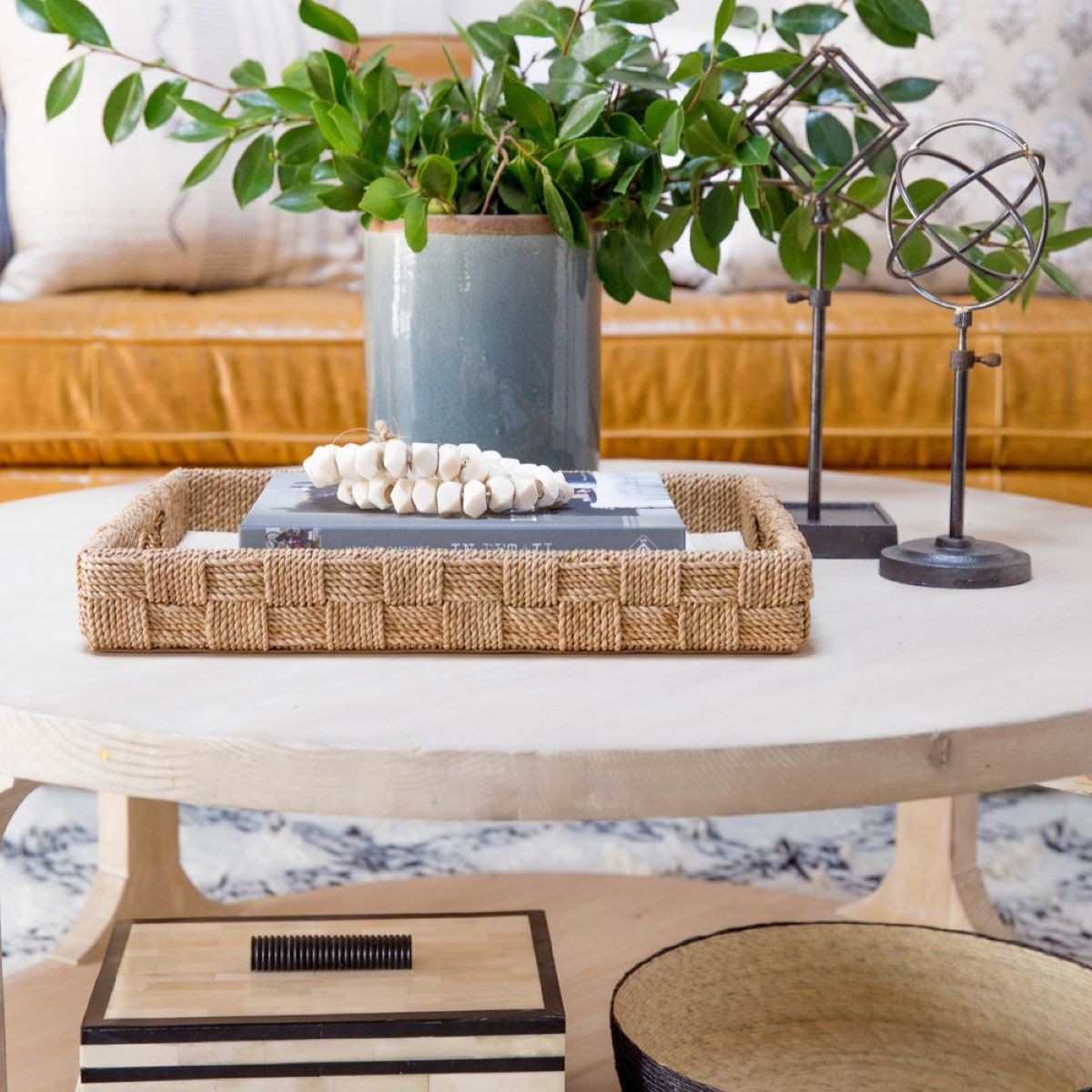 what-shape-tray-for-round-coffee-table