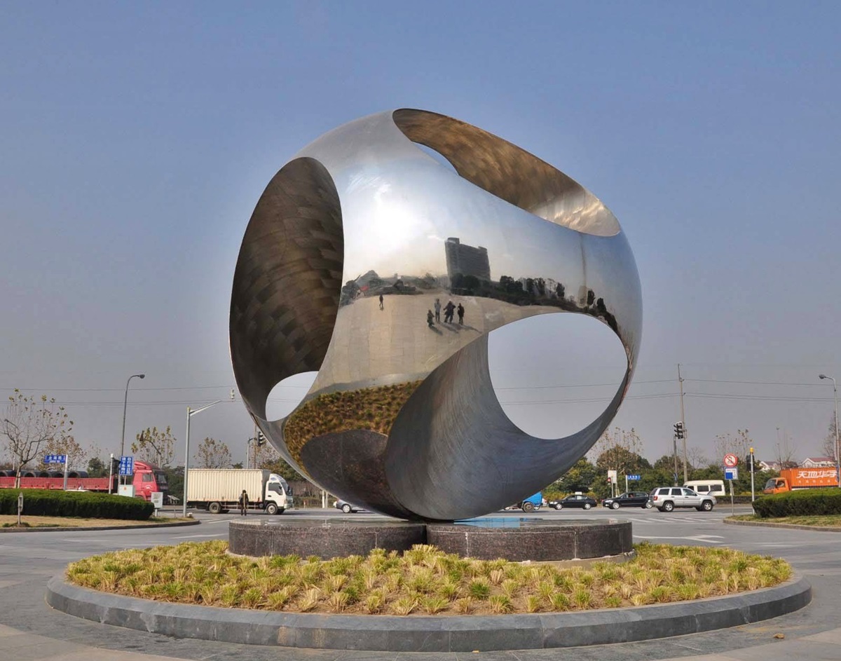 11 Unbelievable Stainless Steel Sculpture for 2024