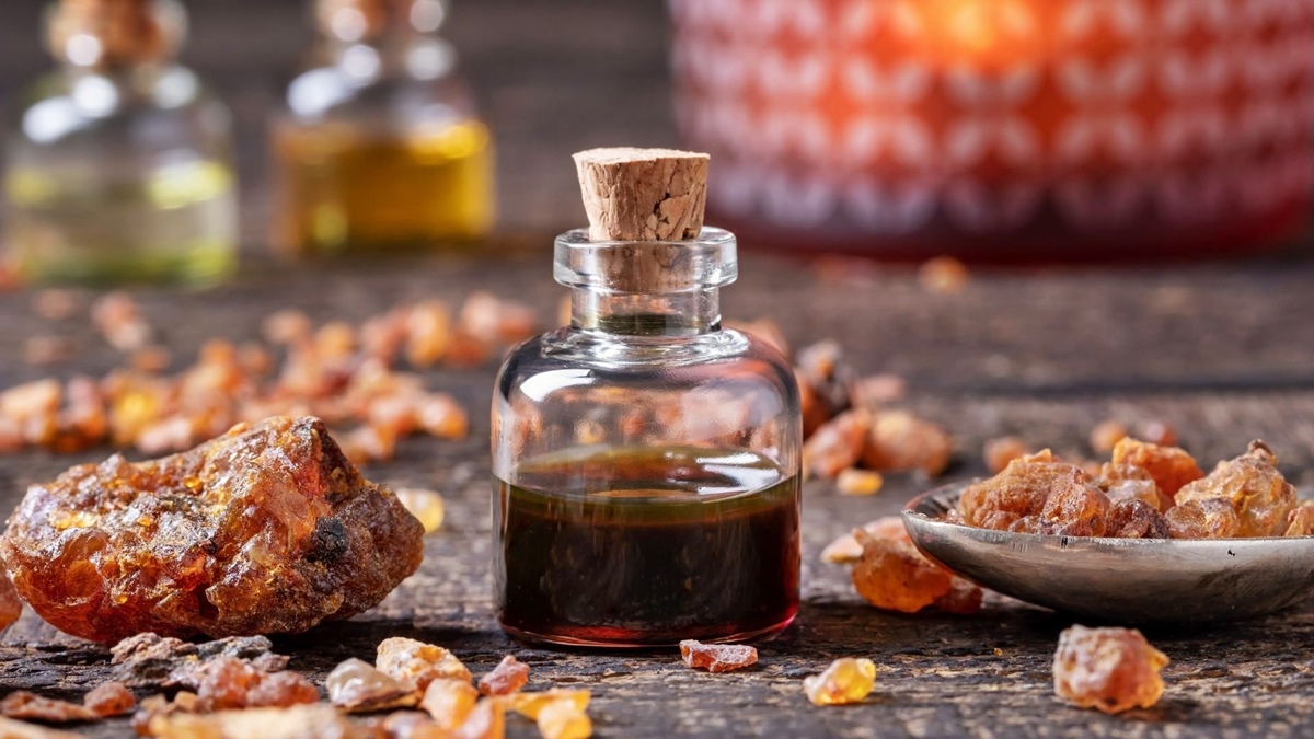 12 Amazing Myrrh Essential Oil for 2024