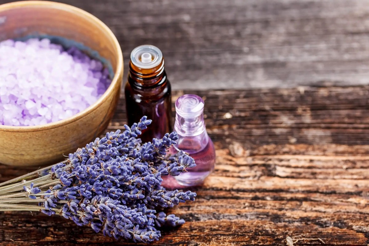 12 Incredible Organic Lavender Essential Oil for 2024